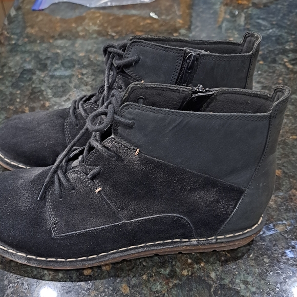 Clark's boots black size 7.5 - Picture 2 of 3